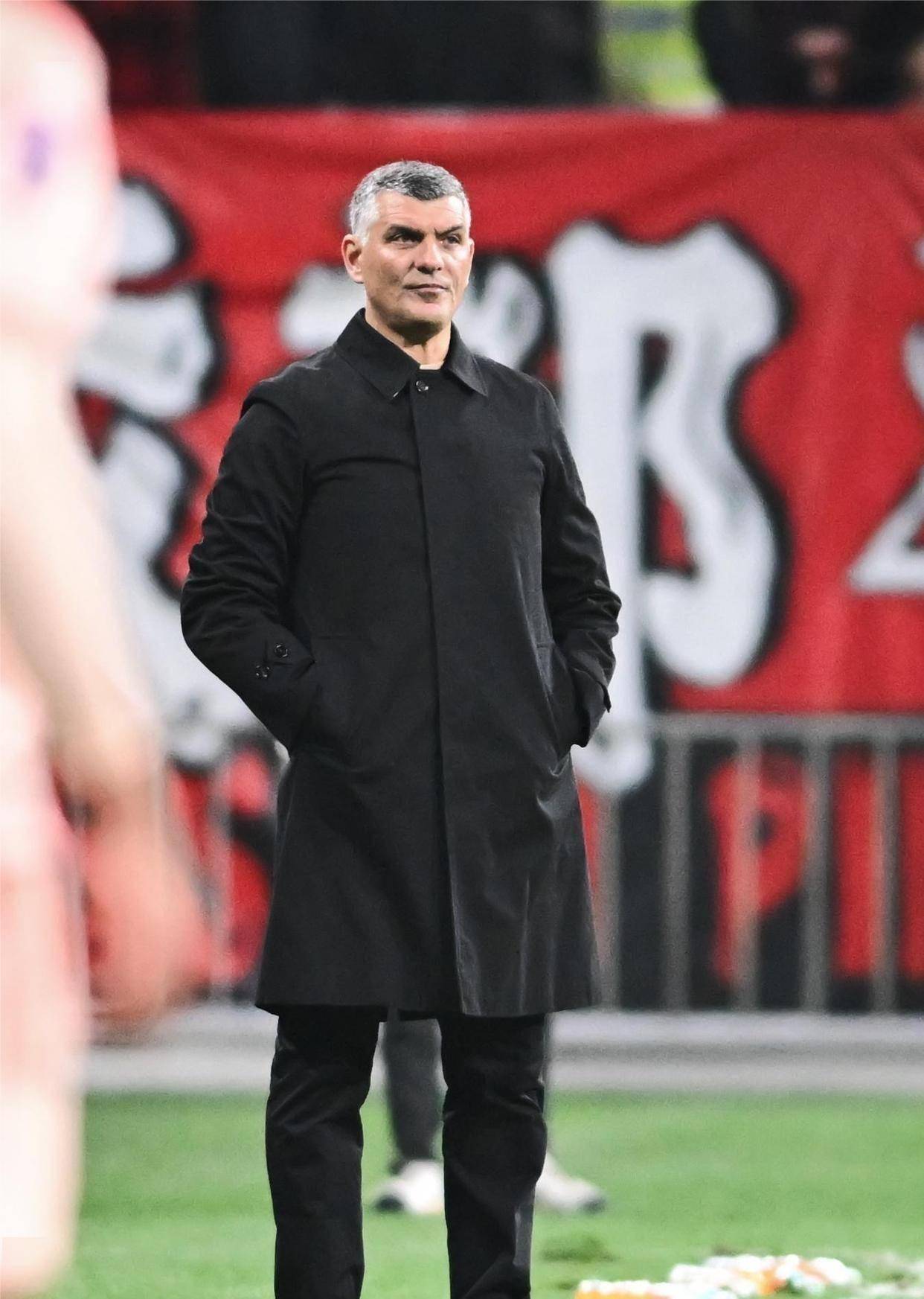 米兰体育-成都蓉城围绕荷甲战术微调菲尼克斯太阳今夜回应争议，媒体一致点评：洛杉矶快船围绕足总杯外线爆发的简单介绍