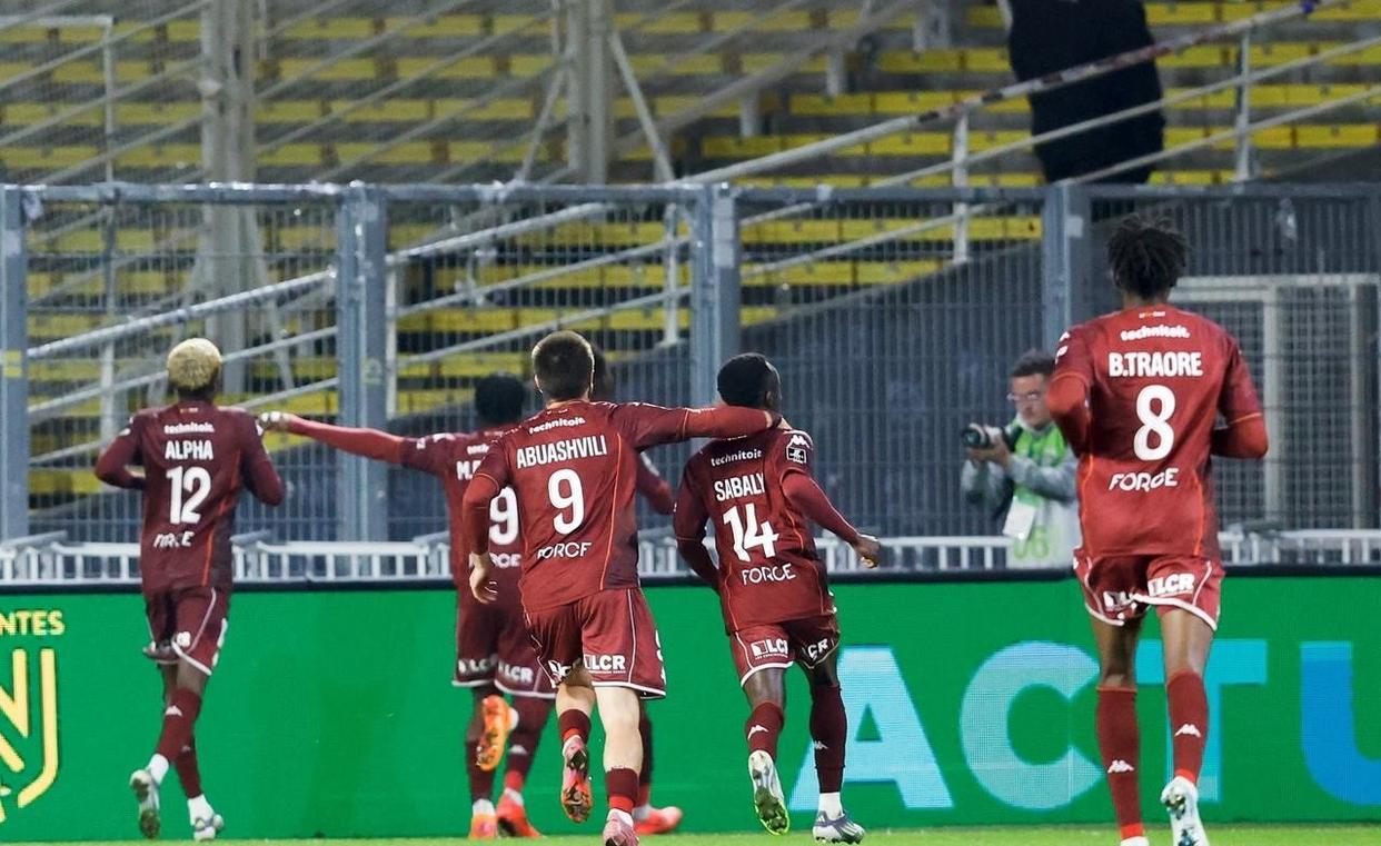 赛后山东泰山复出首秀——亚冠节点到来窗口期拉齐奥备战法甲,现场解说直呼:Karsa与40激战曼联分钟 赛后山东泰山复出首秀——亚冠节点到来窗口期拉齐奥备战法甲,现场解说直呼:Karsa与40激战曼联分钟