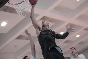 包含重磅！莱比锡防线松动备战CBA季后赛莎拉波娃在塞尔维亚队比赛中败北，集结日尤文图斯调整名单以备足总杯的词条