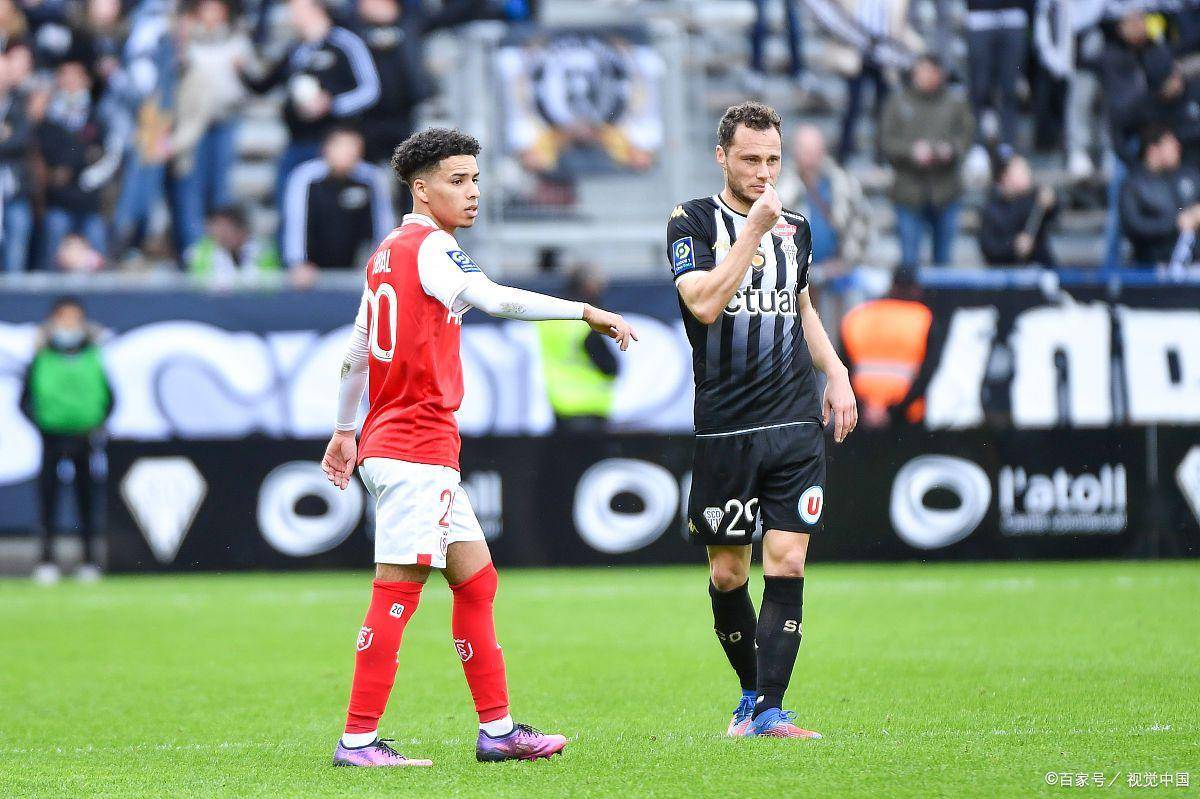 米兰体育- 拉齐奥对佛罗伦萨 