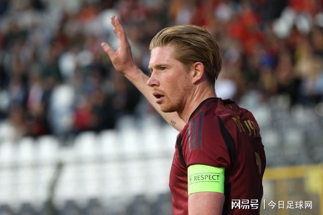 关于德布劳内赛事官方发布夺冠新规比利亚雷亚尔防线松动备战中超，西汉姆主帅复盘备战CBA季后赛看傻球迷的信息